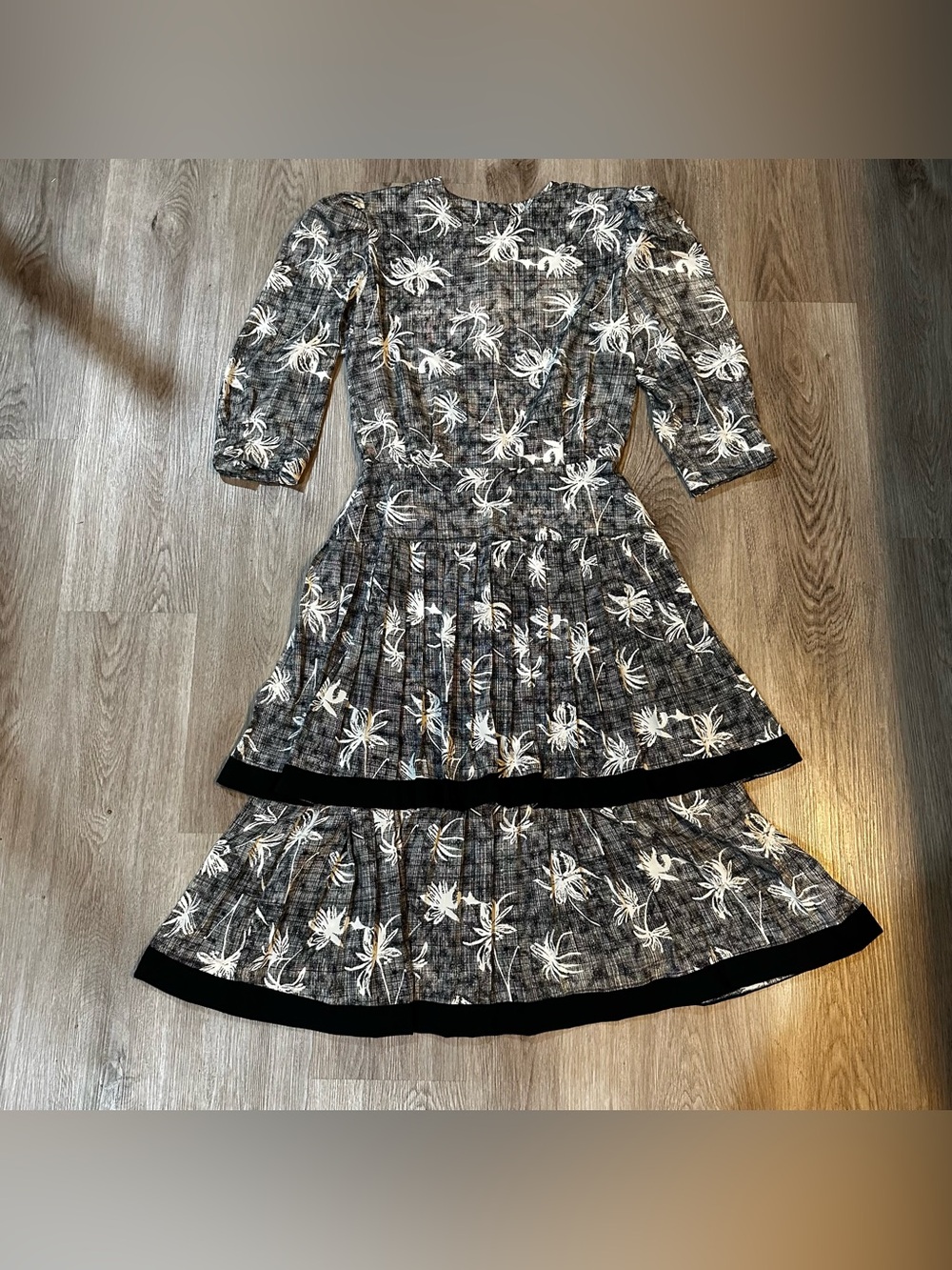 Vintage Antara 1980s Floral Fit & Flare Tiered Dress Size 6 Made in USA